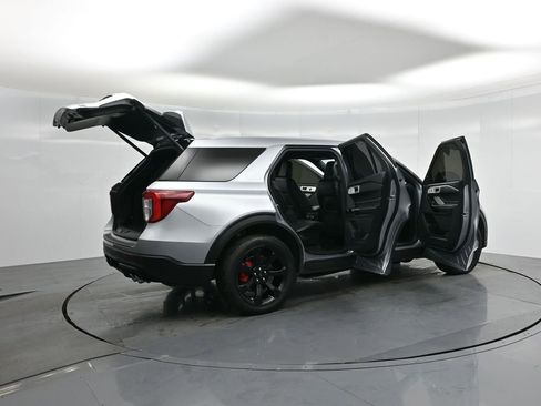 Certified 2022 Ford Explorer ST w/ Equipment Group 401A image 6