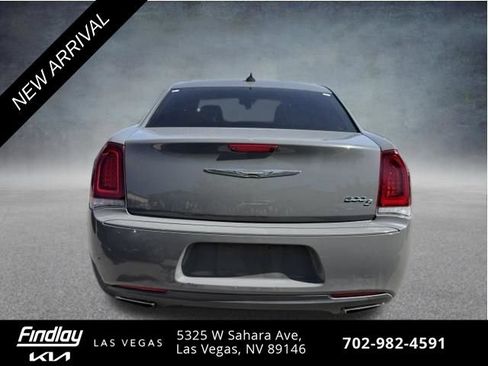 Used 2019 Chrysler 300 S RWD image 5