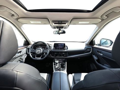 Used 2023 Nissan Rogue SV w/ SV Premium B Package image 23