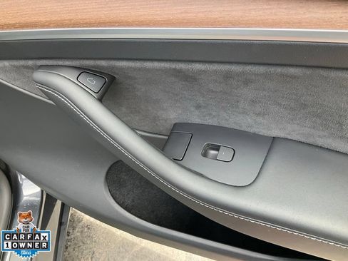 Used 2024 Tesla Model Y 2WD image 73