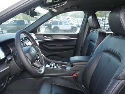 New 2025 Jeep Grand Cherokee L Limited w/ Black Appearance Package