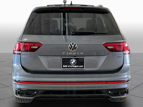 Used 2023 Volkswagen Tiguan SE R-Line AWD/4WD image 4