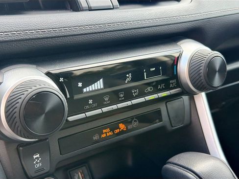 Used 2023 Toyota RAV4 LE image 31