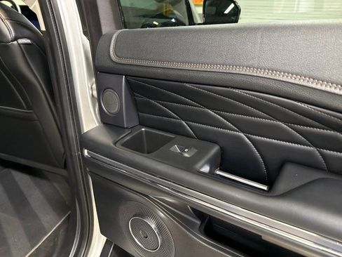 Used 2018 Ford Expedition Platinum image 77