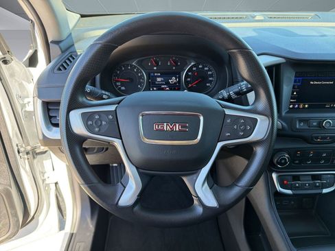 Used 2024 GMC Terrain SLE image 17