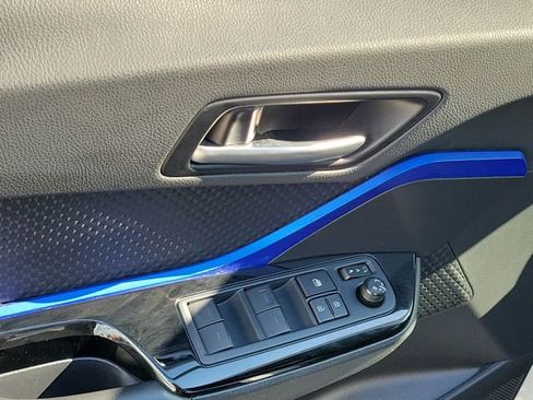 Used 2021 Toyota C-HR XLE image 21