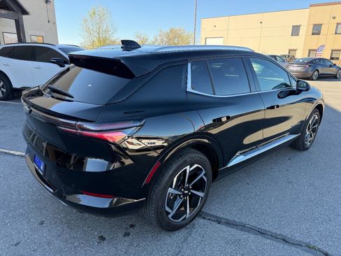 Used 2024 Chevrolet Equinox EV LT image 7