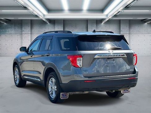 Used 2023 Ford Explorer XLT AWD/4WD image 26