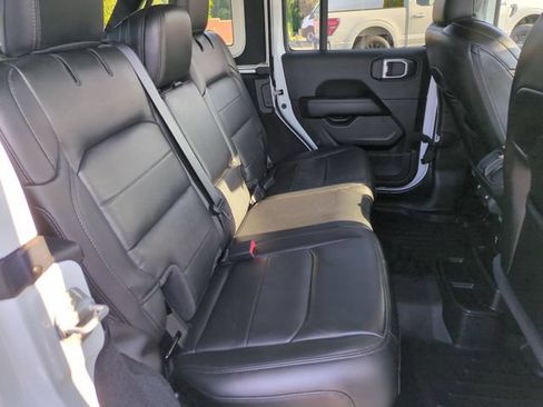 Used 2021 Jeep Wrangler Unlimited Sahara AWD/4WD image 32