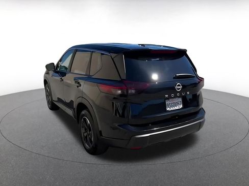 Used 2025 Nissan Rogue SV FWD image 11