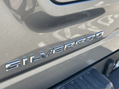 Used 2022 Chevrolet Silverado 1500 Custom Trail Boss AWD/4WD image 12