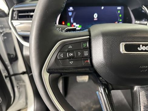 Used 2022 Jeep Grand Cherokee Trailhawk image 15