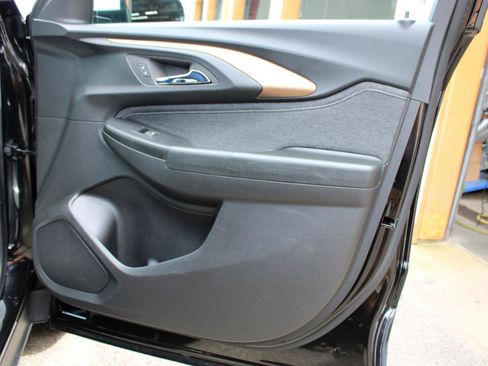 Used 2023 Chevrolet TrailBlazer ACTIV FWD image 44