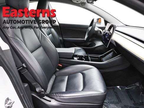 Used 2020 Tesla Model 3 Standard Range RWD image 18