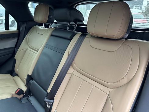 Used 2023 Land Rover Range Rover Sport SE Dynamic image 13