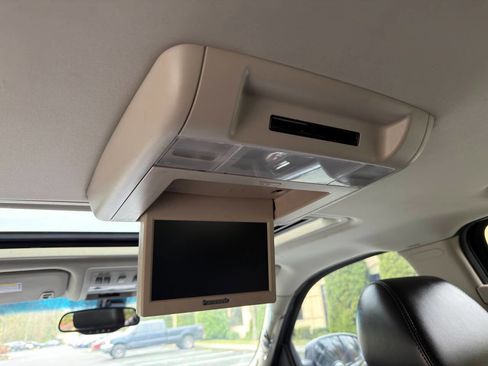 Used 2009 GMC Yukon XL Denali image 27