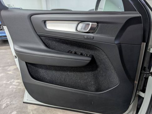 Used 2019 Volvo XC40 T5 Momentum AWD/4WD image 20