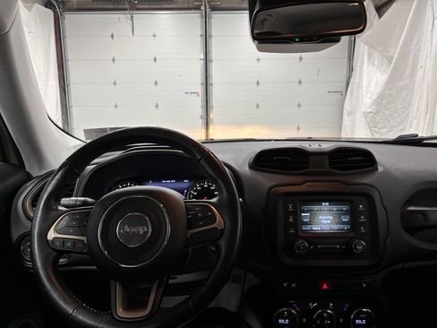 Used 2017 Jeep Renegade Trailhawk AWD/4WD image 16