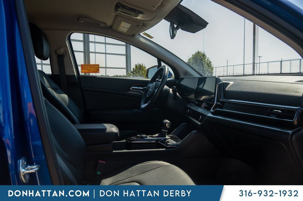 Used 2025 Kia Sportage EX FWD image 26