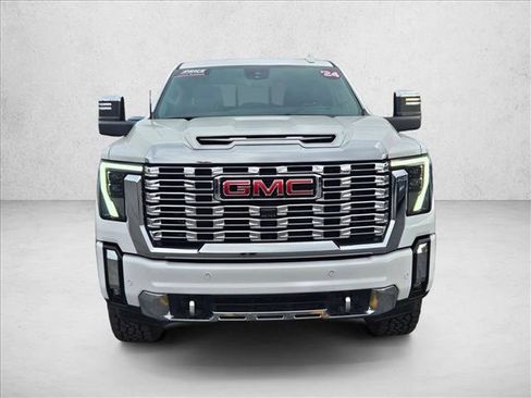 Used 2024 GMC Sierra 2500 Denali w/ Technology Package image 2