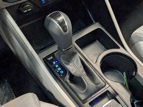 Used 2019 Hyundai Tucson SE image 16