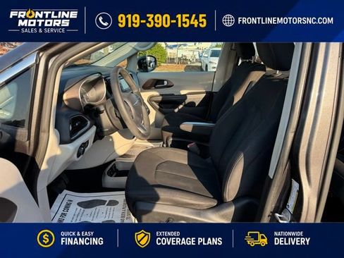 Used 2017 Chrysler Pacifica Touring FWD image 15