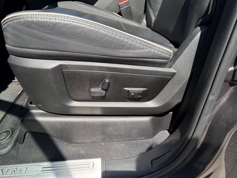 Used 2025 RAM 3500 Limited AWD/4WD image 13