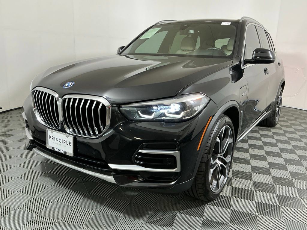 Used 2022 BMW X5 xDrive45e w/ Premium Package AWD/4WD image 2