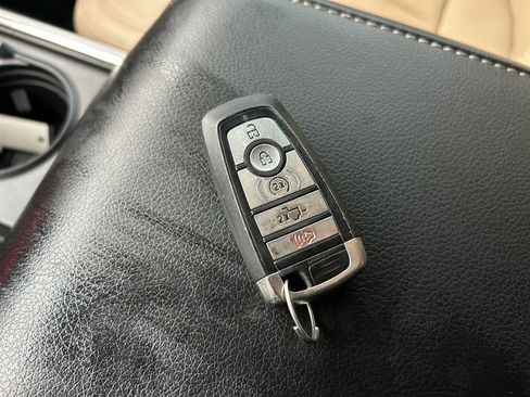 Used 2020 Ford F250 Lariat w/ Lariat Ultimate Package image 34