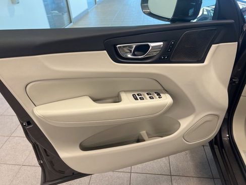 Used 2022 Volvo XC60 B6 Inscription w/ Protection Package Premier image 16