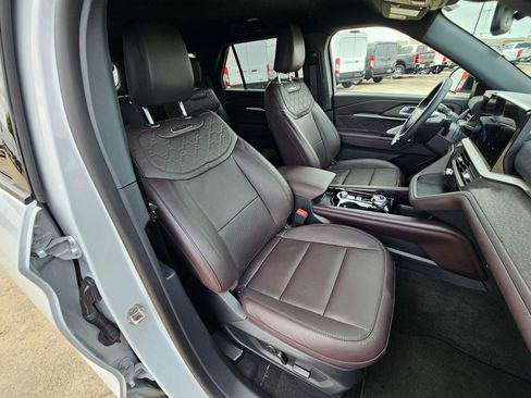 Used 2026 Ford Explorer Platinum w/ LUX Leather Package AWD/4WD image 31