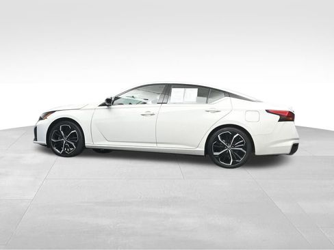 Used 2024 Nissan Altima 2.5 SR FWD image 25