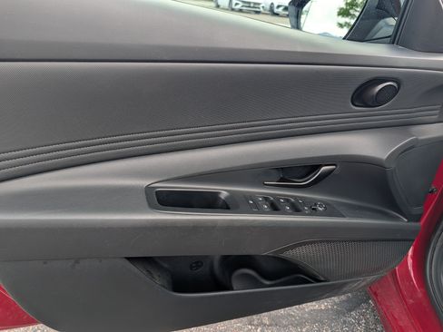 Certified 2025 Hyundai Elantra Sport FWD image 11