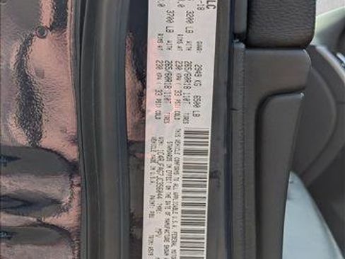 Used 2018 Jeep Grand Cherokee Laredo image 25