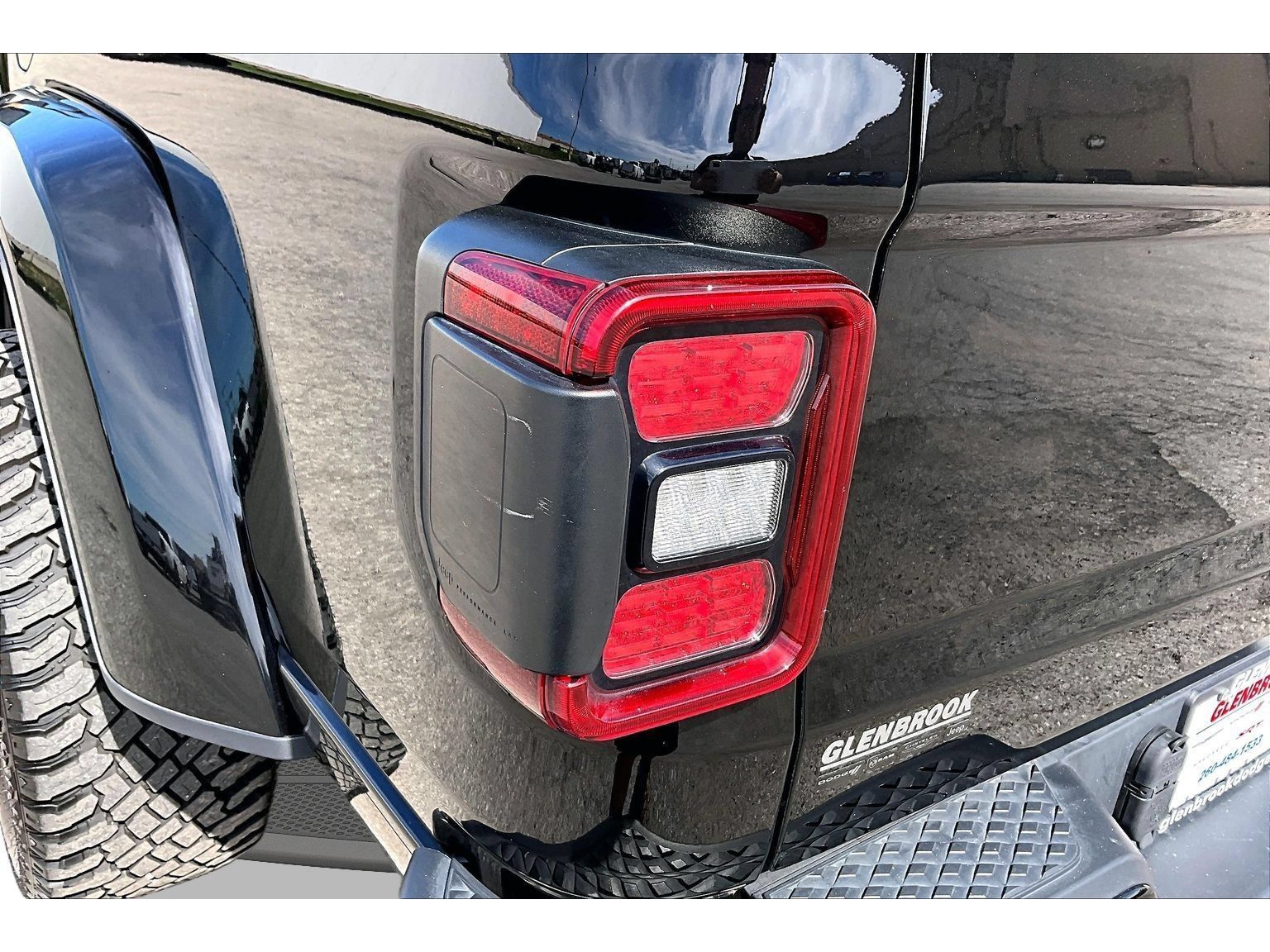 Used 2021 Jeep Gladiator Overland AWD/4WD image 38