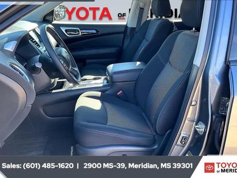 Used 2020 Nissan Pathfinder SV w/ Cargo Package image 17