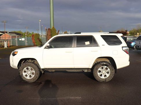 Used 2019 Toyota 4Runner SR5 Premium image 8
