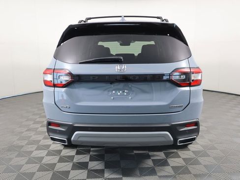 Certified 2023 Honda Pilot Touring image 6