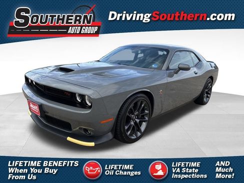Used 2023 Dodge Challenger R/T Scat Pack RWD image 1