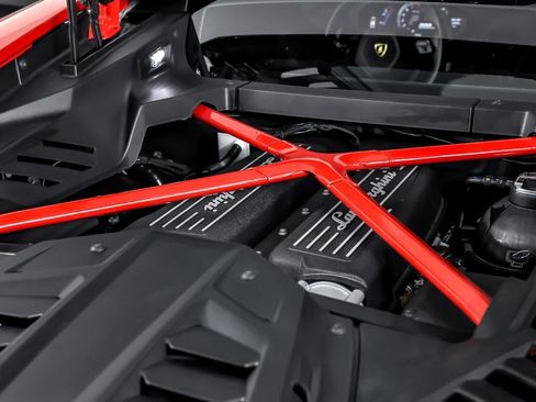 Used 2021 Lamborghini Huracan EVO RWD image 17