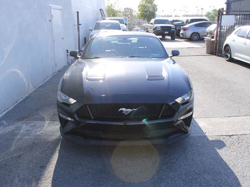 Used 2018 Ford Mustang GT Premium w/ GT Performance Package RWD image 2
