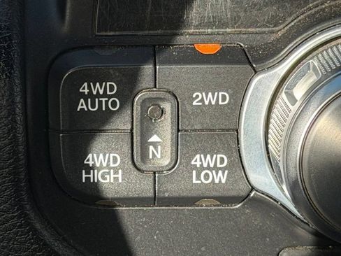 Used 2020 RAM 1500 Laramie AWD/4WD image 14