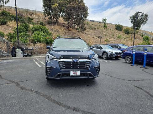 Used 2023 Subaru Ascent Premium w/ Convenience Package AWD/4WD image 2