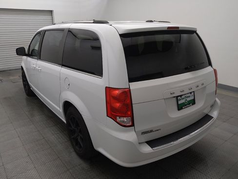 Used 2019 Dodge Grand Caravan SXT FWD image 5