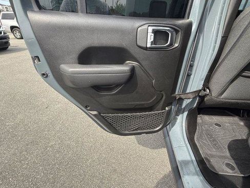 Used 2024 Jeep Gladiator Sport AWD/4WD image 13