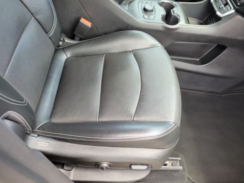 Used 2023 GMC Terrain SLT FWD image 18