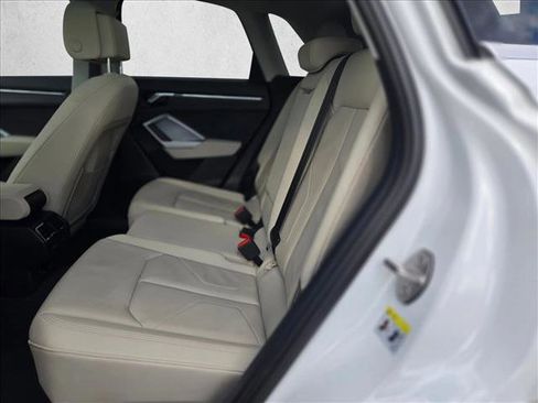 Used 2022 Audi Q3 2.0T Premium Plus image 18