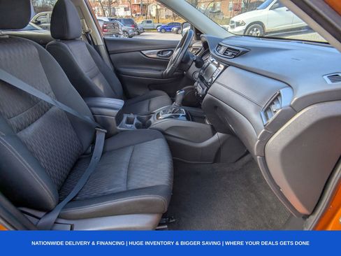 Used 2019 Nissan Rogue SV image 15