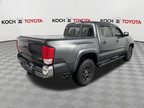 Used 2017 Toyota Tacoma SR5 w/ Exterior Package AWD/4WD image 8