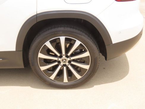 Used 2023 Mercedes-Benz GLB 250 image 16